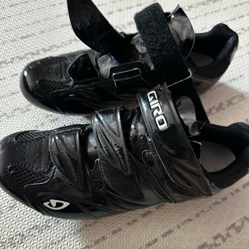 Giro cycling shoes